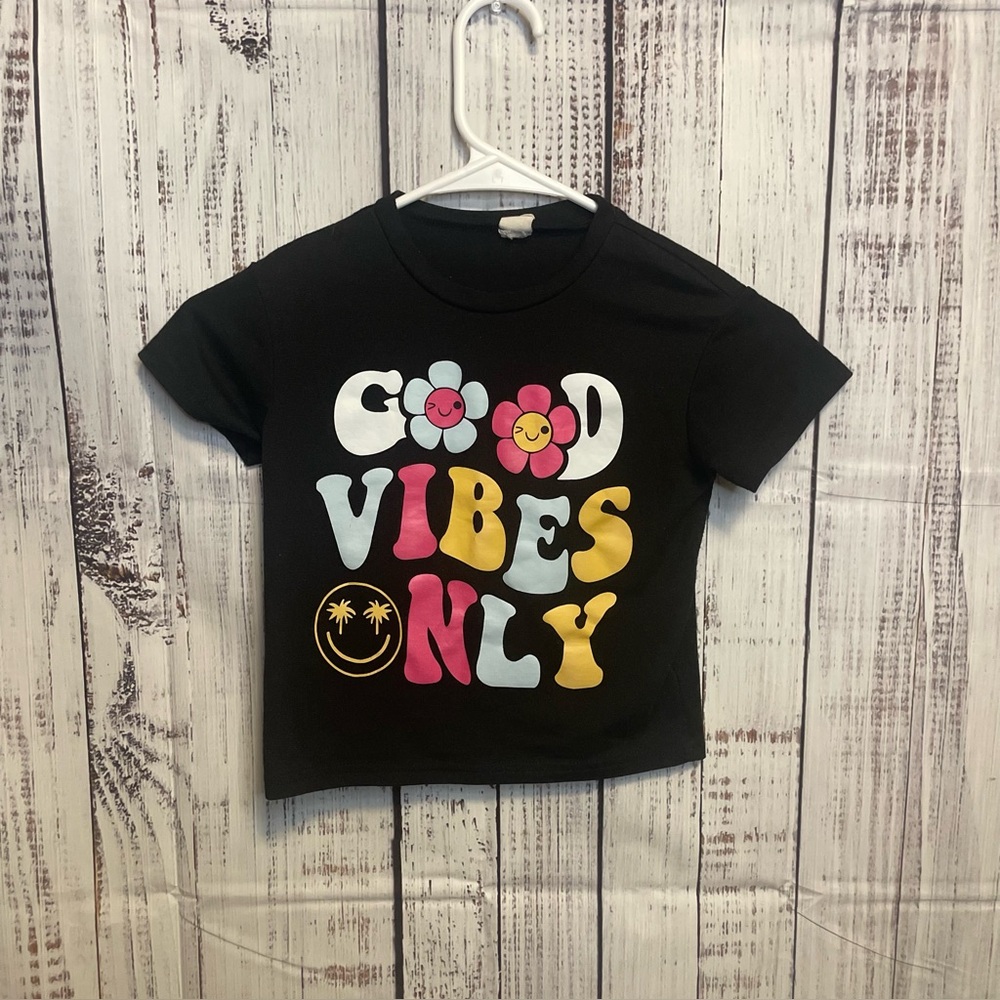 🌈‎ Good Vibes Only Graphic Tee 🌼